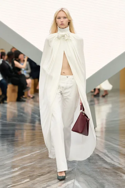 Look 30